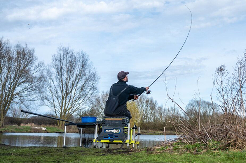 Begin met het bereiken van nieuwe afstanden met deze feeder visopstelling